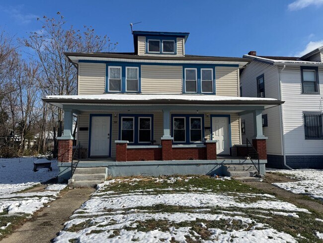Foto del edificio - 812-814 Westwood Ave