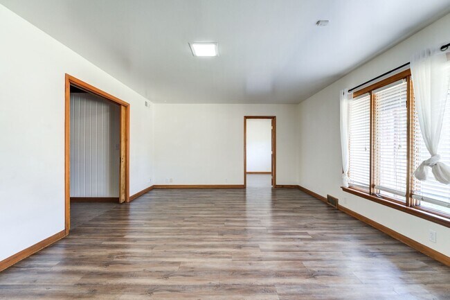Building Photo - Spacious 4 bed 3 bath in Central Lubbock f...