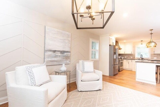 Foto del edificio - 540 Chateaugay Ln NE