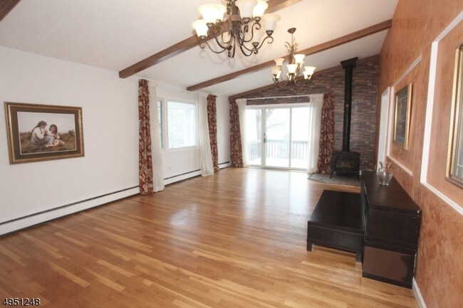 Building Photo - 44 Elba Ave