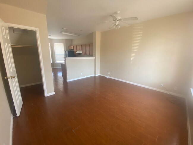 Foto del edificio - 2706 Westhampton Ct