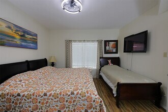 Building Photo - 2213 S Braeswood Blvd