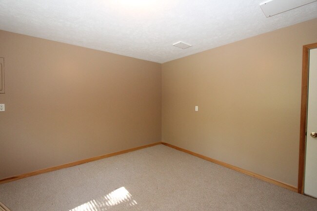 Building Photo - 7941 48th Ave