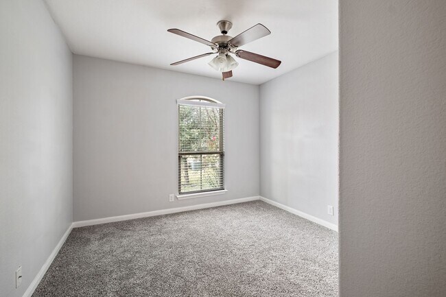 Building Photo - Appealing 3 Bedroom, 2 Bath Home in George...