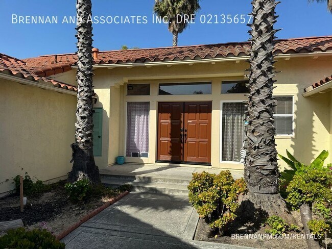 Building Photo - Fully Furnished, Short-Term Rental, All Ut...