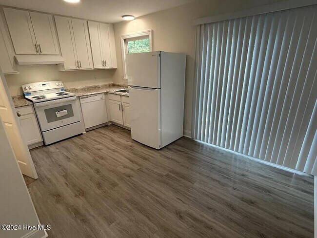 Building Photo - 3810 Symi Cir