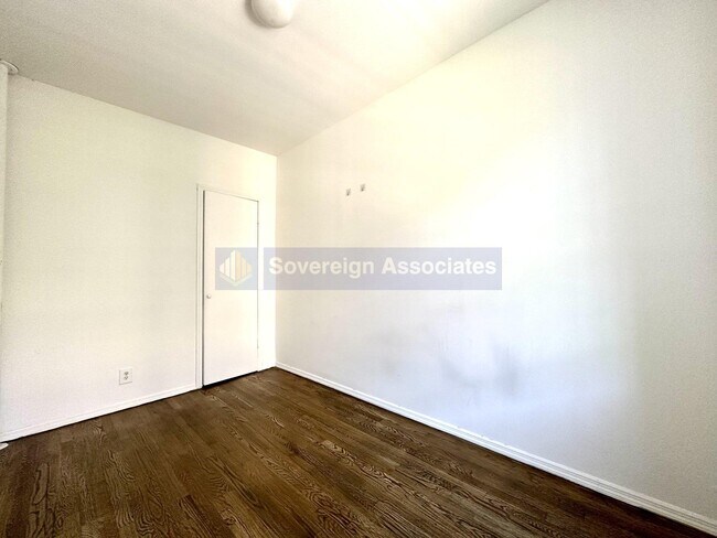 Foto del edificio - 184 Claremont Ave