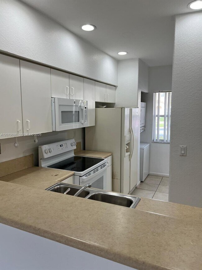 Building Photo - 8382 SW 29th St