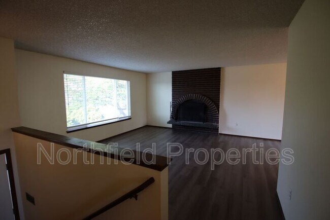 Building Photo - 418 74th St SW