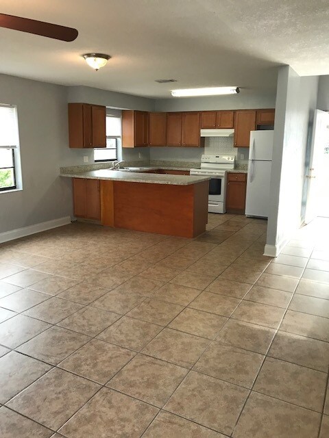 Foto del edificio - 1595 Megan Bay Cir