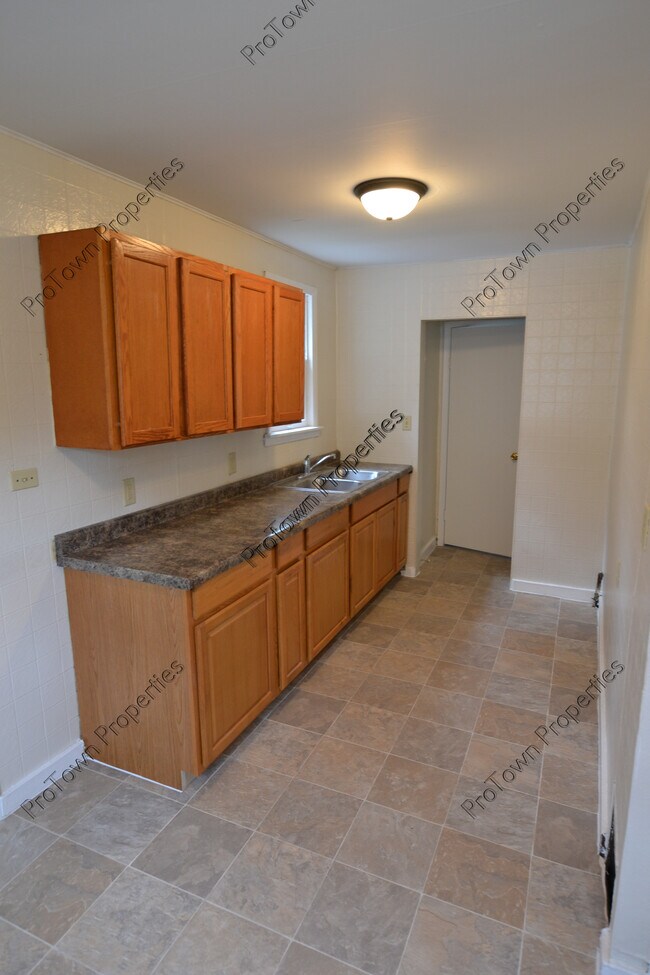 Foto del edificio - 518 Elmwood Ave