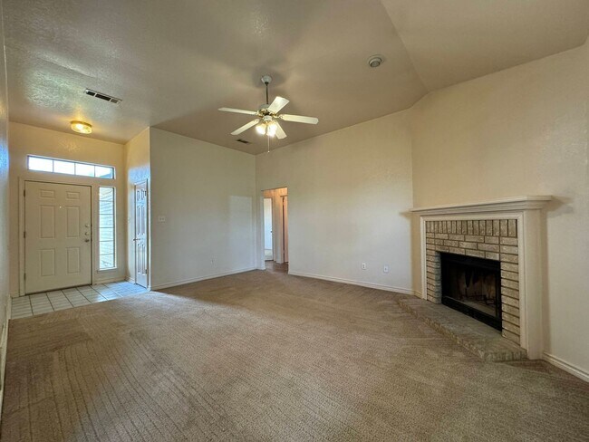 Building Photo - 360 Virtual Tour Available