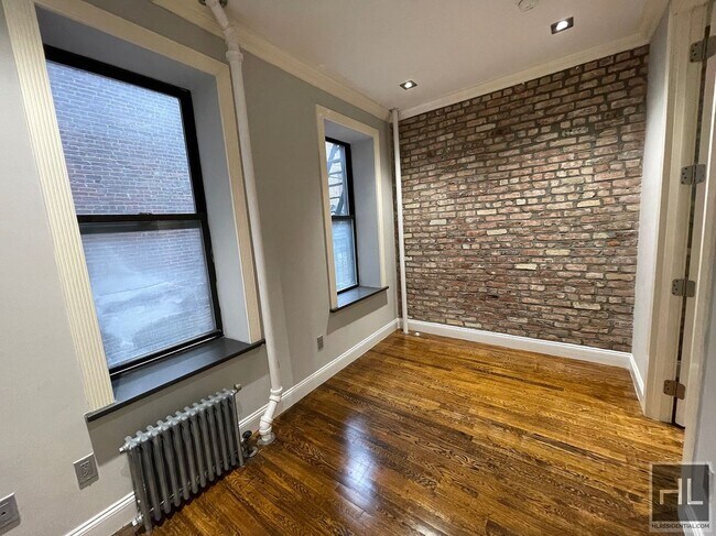 Building Photo - Prince Street