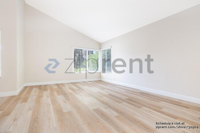 Foto del edificio - 13434 Entreken Ave