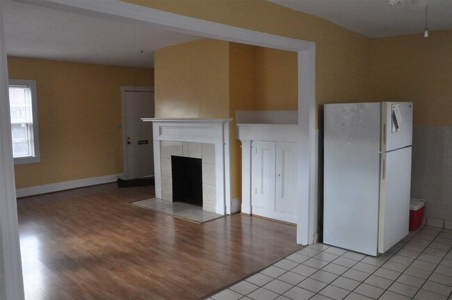 Building Photo - 528 Greenup St
