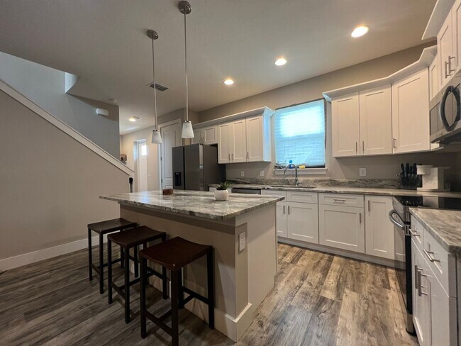 Building Photo - Stunning NEW CONSTRUCTION 3 Bedroom 2.5 Ba...