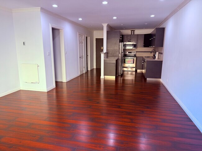 Foto del edificio - 5651 Windsor Way
