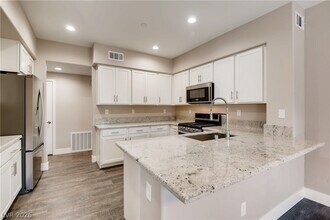Building Photo - 845 Pantara Pl