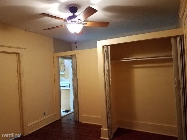 Building Photo - 1 br, 1 bath Apartment - 524 W Douglas