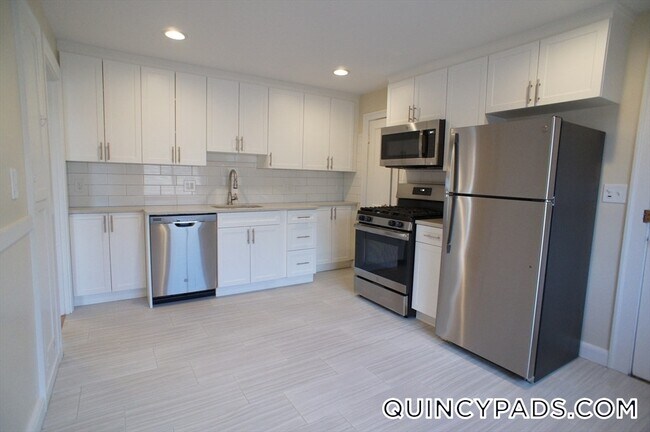 Foto del edificio - 425 Newport Ave