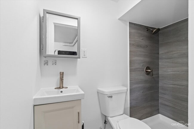 Building Photo - 505 E Jackson St