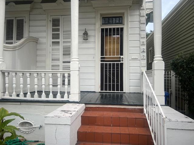 Primary Photo - 827 Jackson Ave