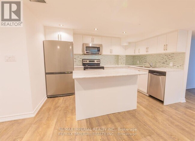 Building Photo - 388 Becker Rd