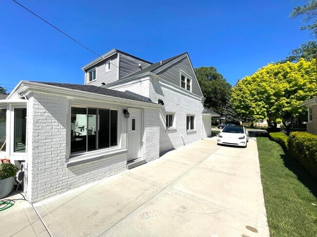 Foto del edificio - 8236 Kedvale Ave