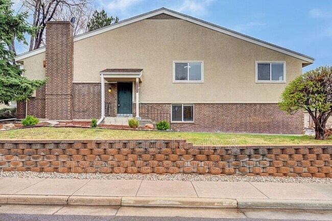 Building Photo - 6983 E Girard Ave