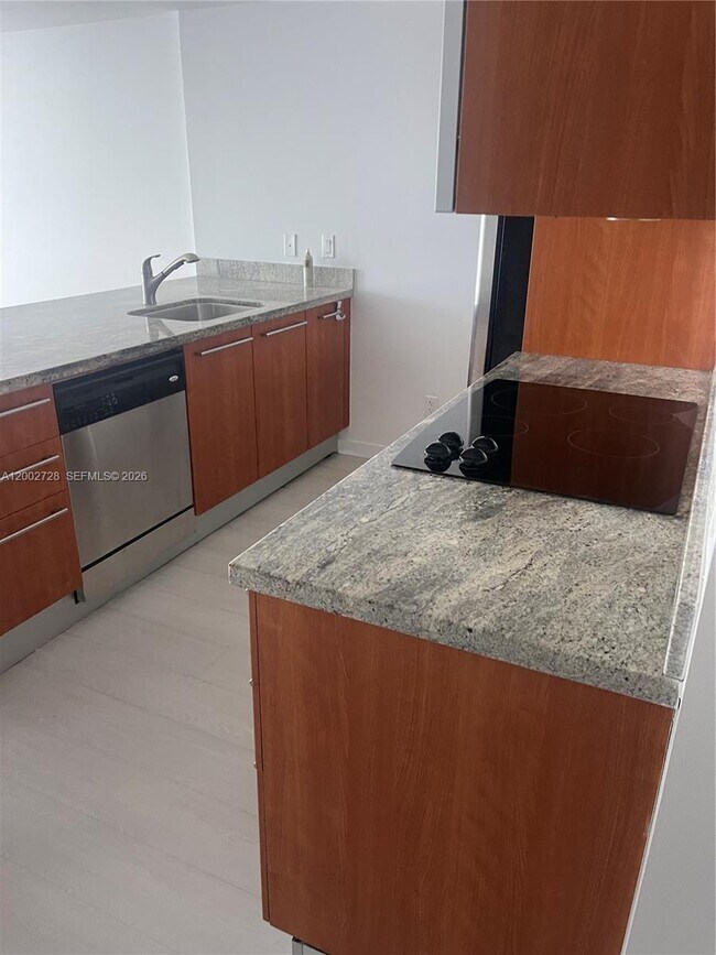 Foto del edificio - 185 SW 7th St