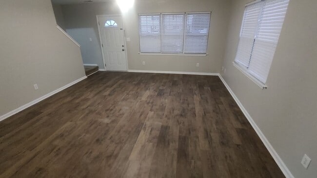 Foto del edificio - 90 Century Ct