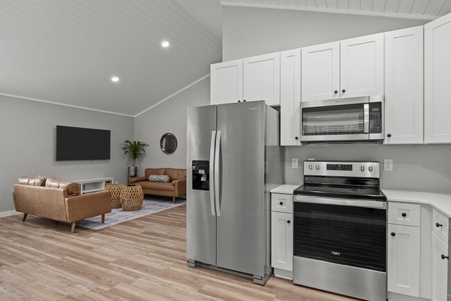 Building Photo - 122 Long Pond Loop