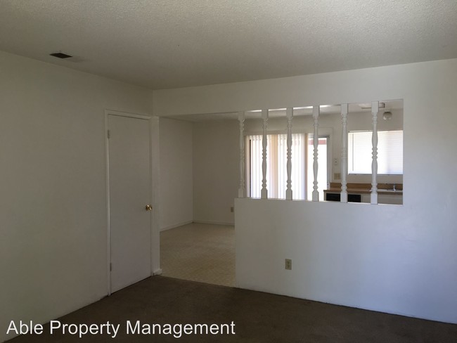 Building Photo - 2813 N Half Moon Dr