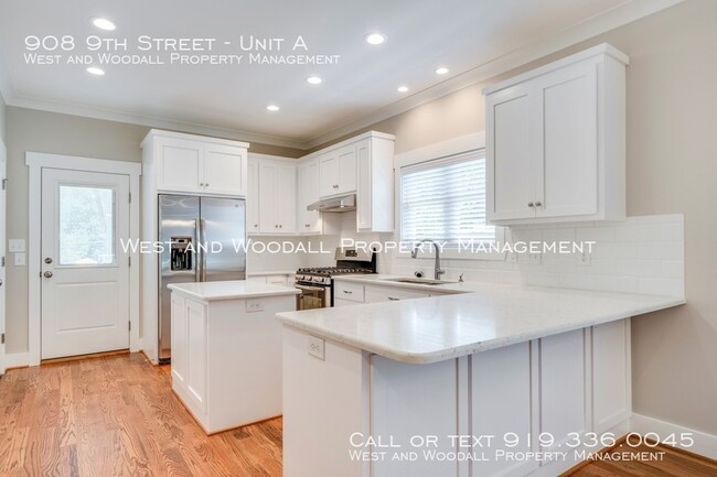 Building Photo - 908 9th St