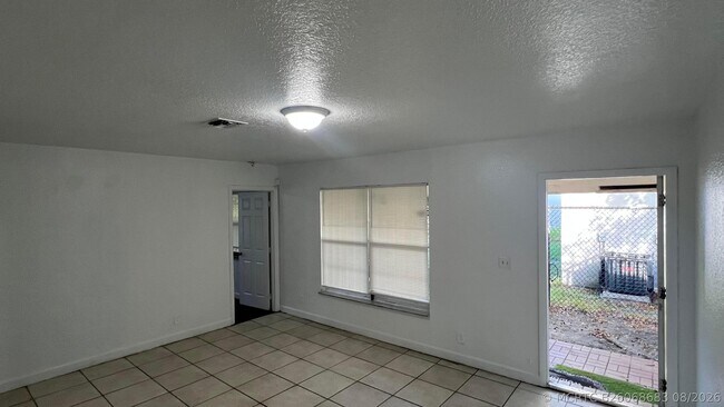 Building Photo - 2421 NW 8th Pl