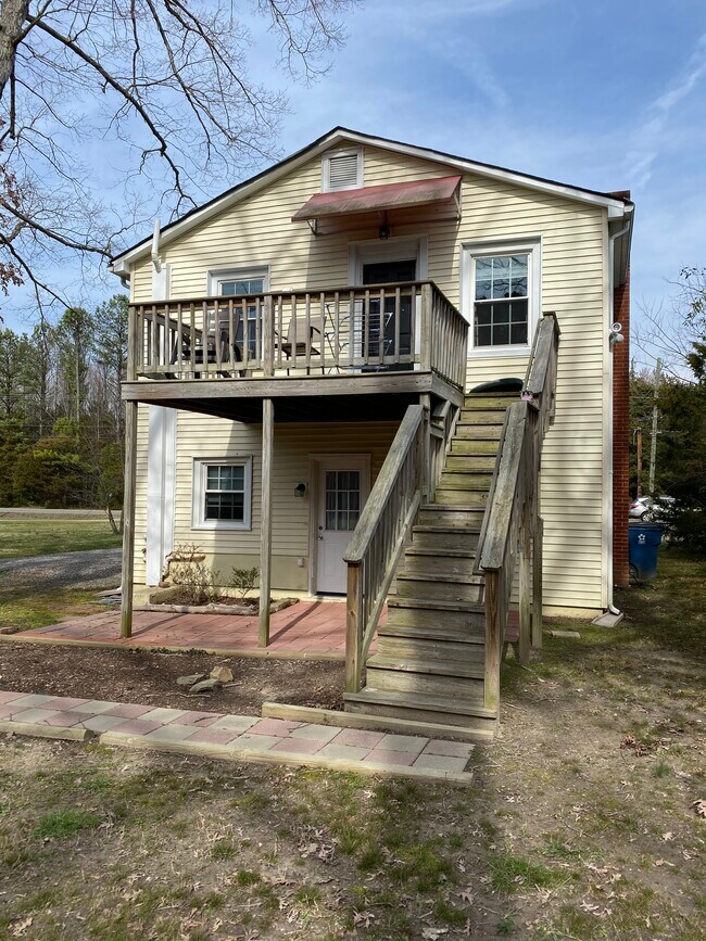 Deck/rear entrance - 10646 Greenwood Rd