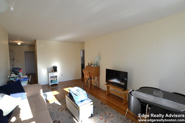 Foto del edificio - 1999 Commonwealth Ave