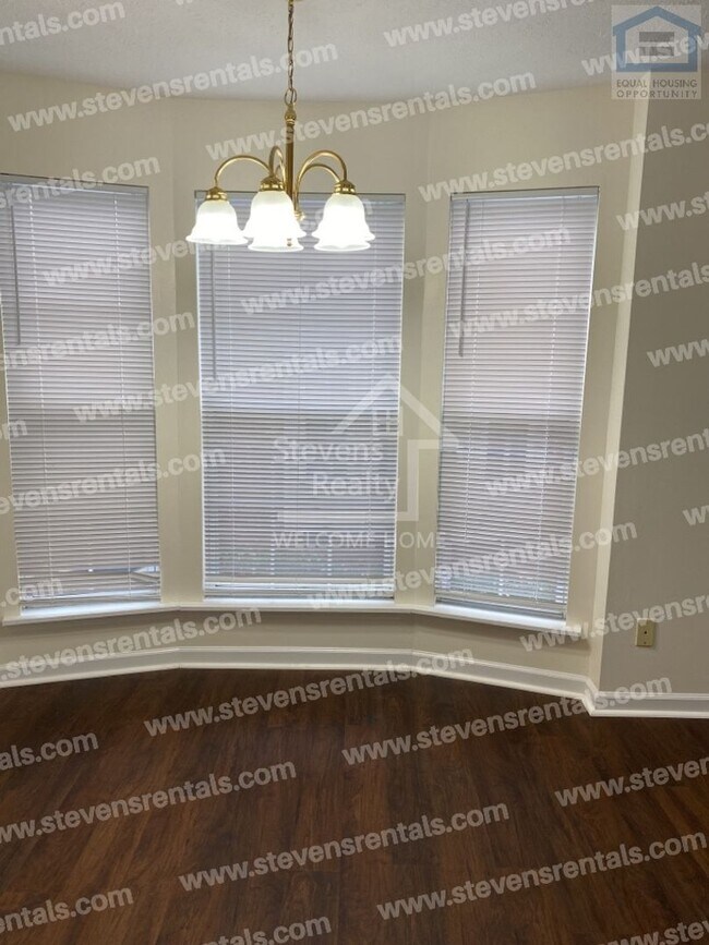 Foto del edificio - 306 Oriole Dr