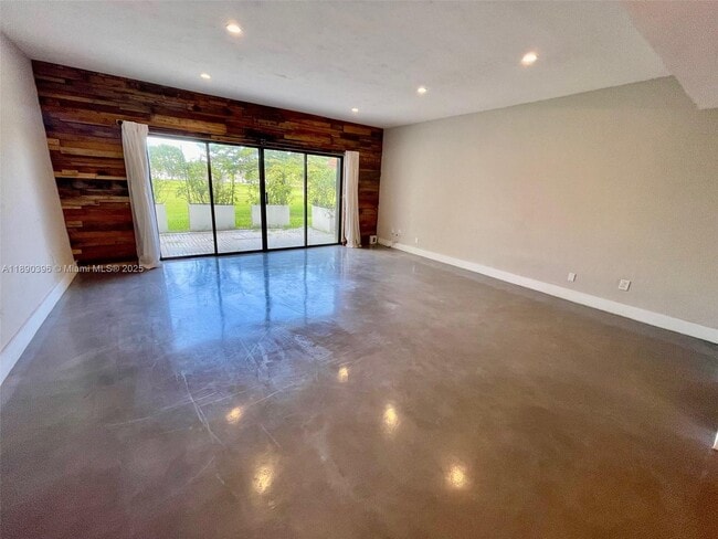 Foto del edificio - 9007 SW 62nd Terrace