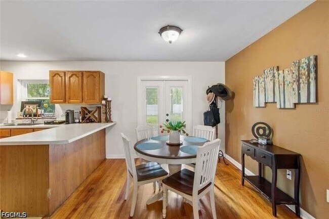 Foto del edificio - 711 Wilkinson St