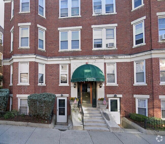 Building Photo - 11 Barrows St