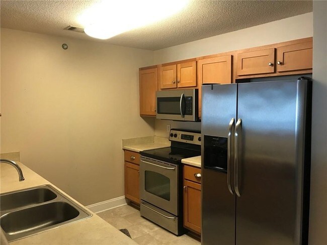 Building Photo - Lakefront Apartment in Anderson
