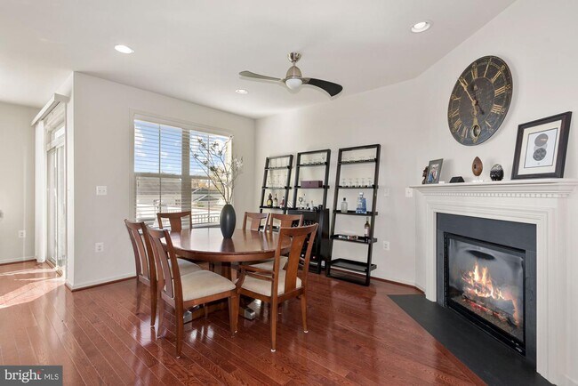 Foto del edificio - 42177 Castle Ridge Square