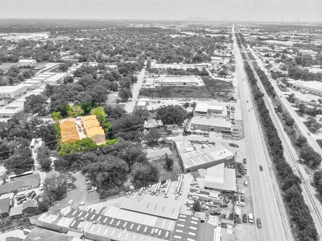 Building Photo - 4012 Northfield Ln