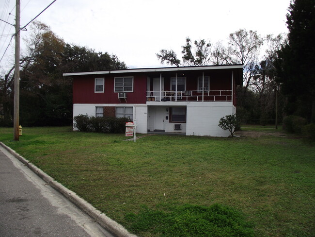 Front - 2740 Forbes St