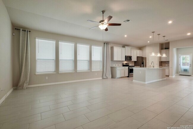 Building Photo - 9525 Dak Ave.