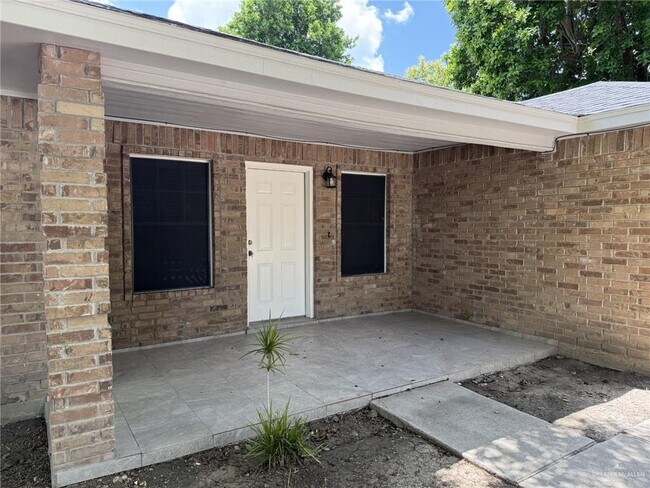 Building Photo - 4007 Santa Fabiola St