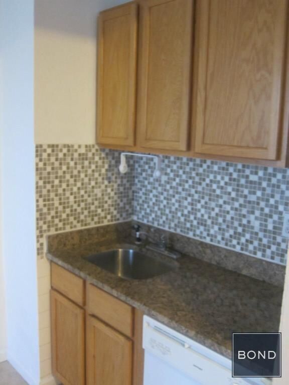 Building Photo - 132 St Marks Pl