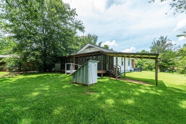 Building Photo - Spacious Hueytown Oasis – Country Feel, Ci...
