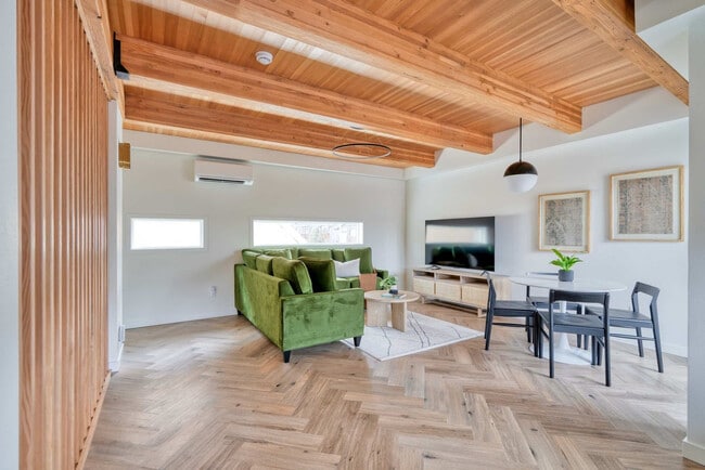 Foto del edificio - 5012-5022-5022 NE 26th Ave